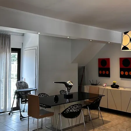 Semesterbostad A-class Apartment,near The Sea & *