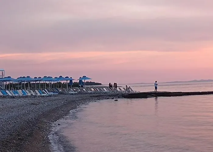 A-class Apartment,near The Sea & 펜션 *